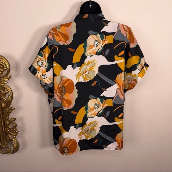 XL Colorful Floral Short Sleeve Blouse Black Orange Cuffed Sleeve Lightweight - Picture 5 of 13